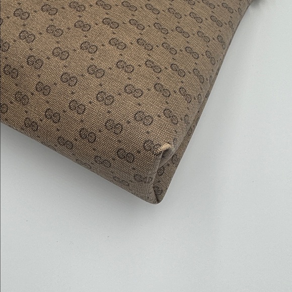 Gucci Clutch - Picture 8 of 9